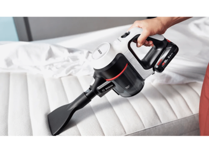 Usisivac BOSCH BBS711W/sa posudom/štapni/fleksibilna cev/bela